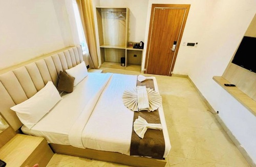 Faizabad Hotel | Hotel The Neelkanth Ayodhya