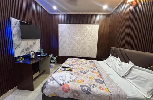 Jangpura Hotel | Hotel Tom Palace