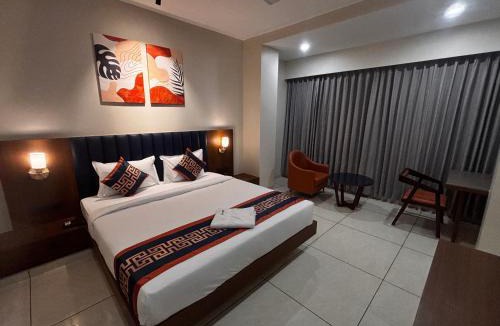 Surat Hotel | Hotel Tulsi Icon
