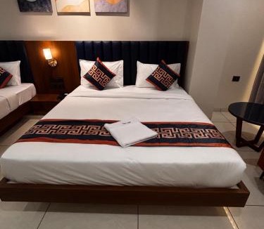 Surat Hotel | Hotel Tulsi Icon