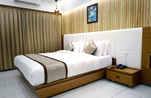 Surat Hotel | Hotel Tulsi