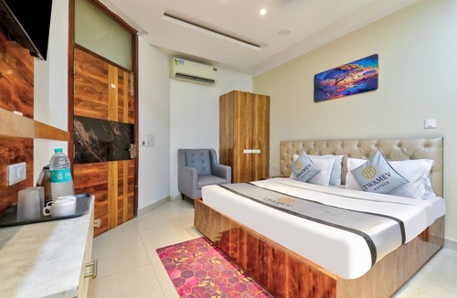 Pashim Vihar Hotel | Hotel Twamev Peeragarhi