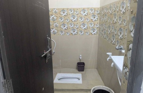 Robertsganj House | Hotel Vaibhav Mandapam