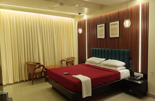 Solapur Hotel | Hotel Vaishnavi