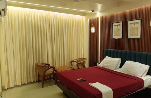 Solapur Hotel | Hotel Vaishnavi