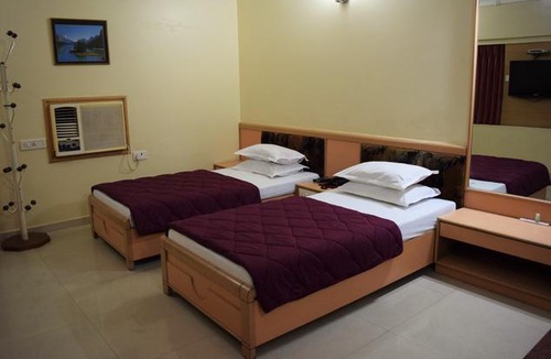 Sayajiganj Hotel | Hotel Valiant