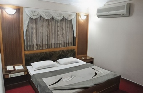 Sayajiganj Hotel | Hotel Valiant
