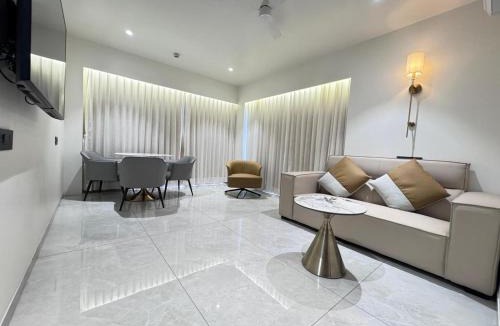 Sanand Hotel | Hotel Veritas Grand