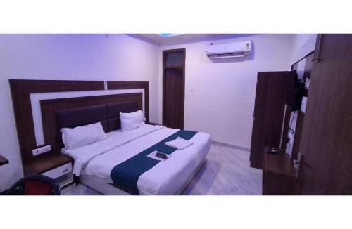 Indira Nagar Hotel | Hotel Yamuna Palace Near Gomti Riverfront Park