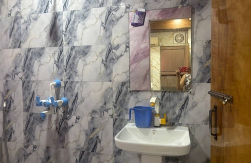 Indirapuram House | Hotel Youvraj Inn
