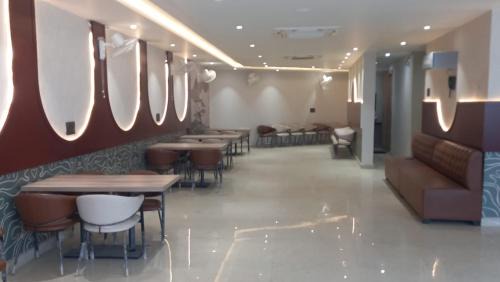 Etawah Hotel | Hotel Yuvaansh Banquet and Restuarant
