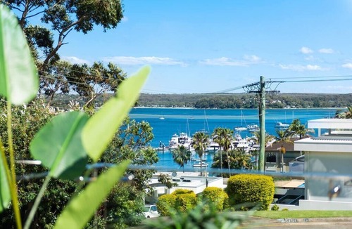 Burraneer House | Huge Bayside Luxury Resort-Style Home with Pool