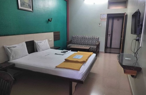 Kalaburagi Hotel | I-ROOMZ Udhyan Residency