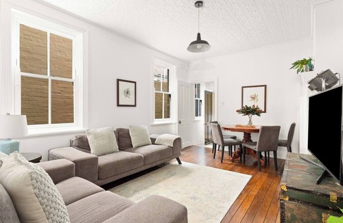 Millers Point Apartment | Idyllic Heritage Home Footsteps to the Harbour