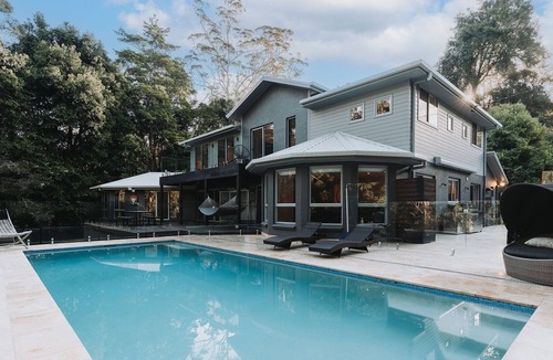 Matcham House | Illoura - Brand New, Pool, Sleeps 14