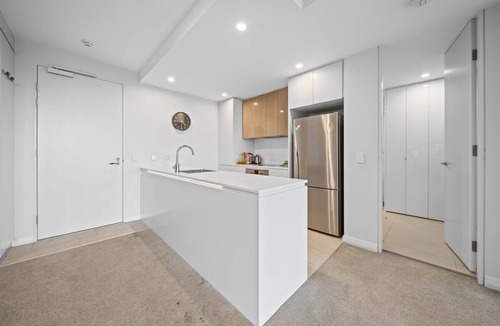 Barton Apartment | Impeccable 1-Bed with Alfresco Dining in Barton