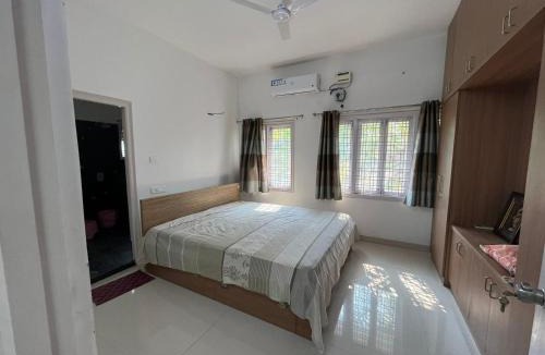Hyderabad House | Non-AC Room in Cozy Homestay Villa near RGIA