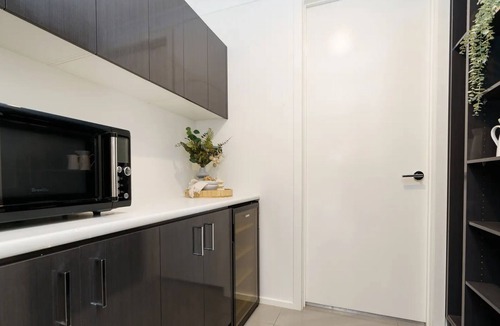 O'Connor House | Inner City Canberra Oasis in O'Connor - Large Modern Home - Heated Swimming Pool