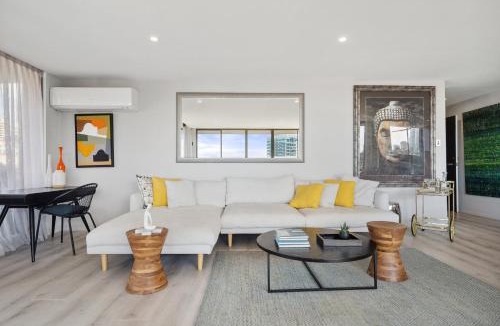 Woolloomooloo Apartment | Inner City Harbour Views With Parking