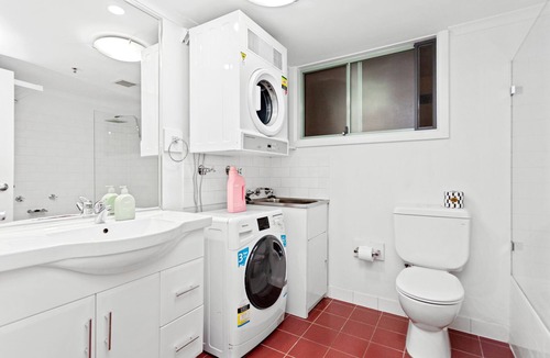 Darling Harbour Apartment | Inner City Retreat 1BD Pyrmont