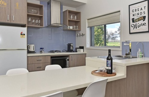 Pokolbin Villa | Ironbark Hill Villa 3