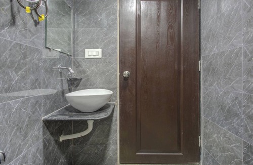 Vashi Hotel | Itsy Hotels Kings Inn Vashi