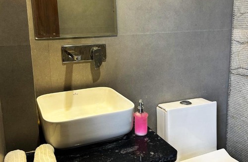 Amer Fort Road Hotel | Jaipur Qila - A Boutique Hotel and Rooftop Cafe