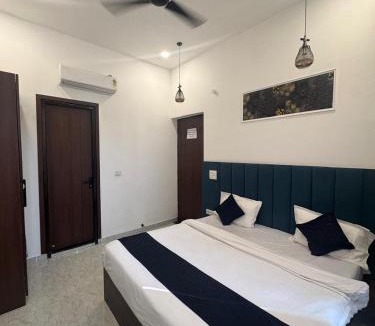 Agra House | Jasmin A Luxury Stay-900m Walk To The Taj Mahal,Free Parking