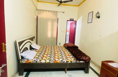 Mohangarh Hotel | JC Guest house It is located in Lucknow. there are many facility are available.