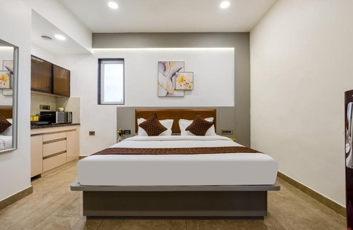 DLF City Apartment | JMD LUXE STAY, DLF Phase 1, Golf Course Road