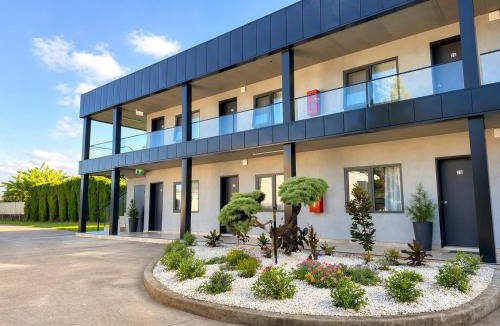 Casula Hotel | Jolly Knight Motel