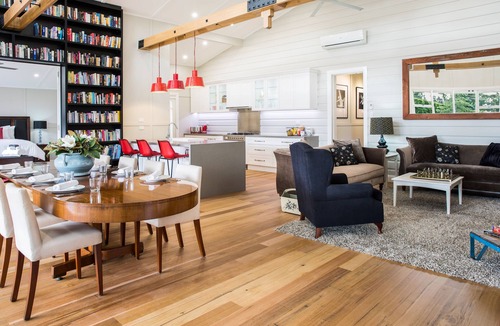 Bargo House | Kalinya Estate, Homestead, Lodge & Barn -Sleeps 34