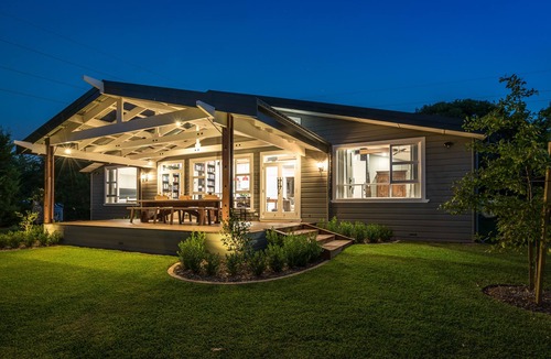 Bargo House | Kalinya Estate, Homestead, Lodge & Barn -Sleeps 34
