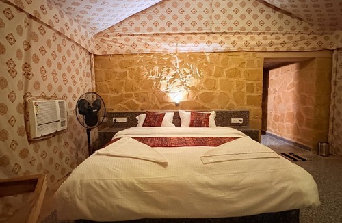 Kanoi Hotel | Kalp Desert Camp
