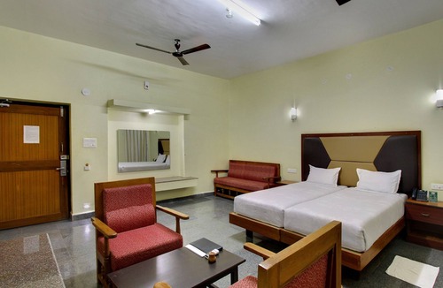 Bagalkot Hotel | Kanthi Resorts Badami