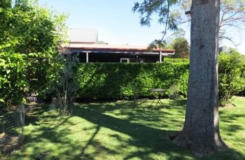 Berry Apartment | Kays Studio Fully Self Contained Accommodation in the heart of Berry