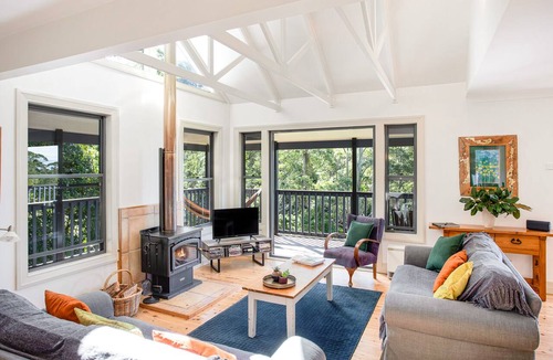 Bundewallah House | Khan Cottage - rainforest, birdsong and views