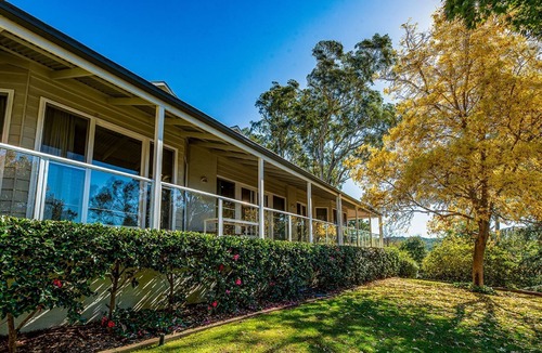 Bowral House | Kilmarth Hideaway —Stay 5, Pay 4
