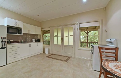 Pokolbin Apartment | King 1 - close proximity to Bimbadgen Hope Estate