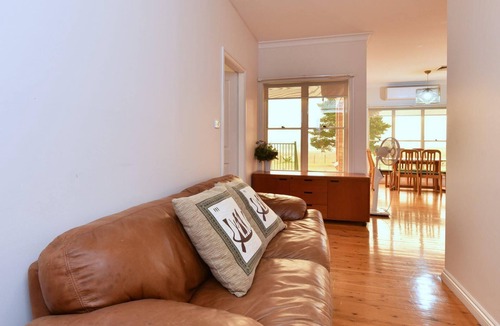 Pokolbin Apartment | King 3 - close proximity to Bimbadgen and Hope Estate concerts