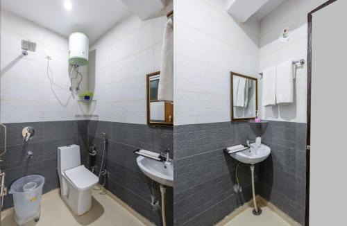 Dwarka Apartment | King Studio Apartment with Open Terrace