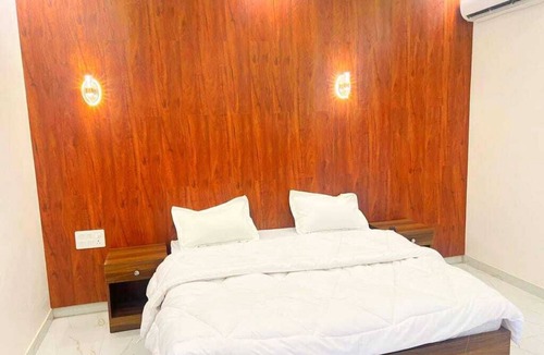 Gurugram Hotel | Kingfisher Luxury Resort