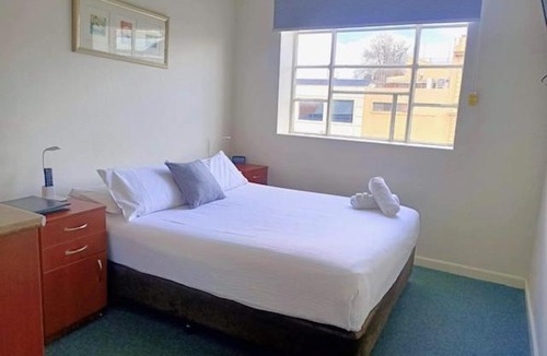Bathurst Hotel | Knickerbocker Hotel