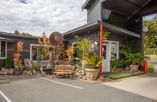 Jindabyne Hotel | Kookaburra Lodge