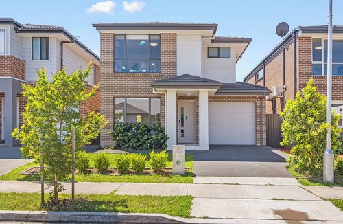Austral House | Kozyguru | Austral | Charming 4Bedroom Family Home