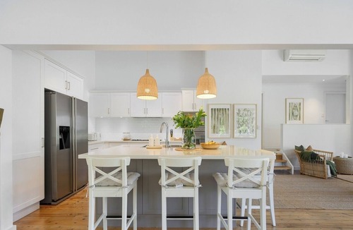 Bilgola Plateau House | KozyGuru | Bilgola Plateau | Sea Breeze Retreat