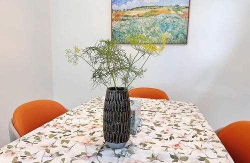 Forestville Apartment | KozyGuru Forestville Charming 3BR House