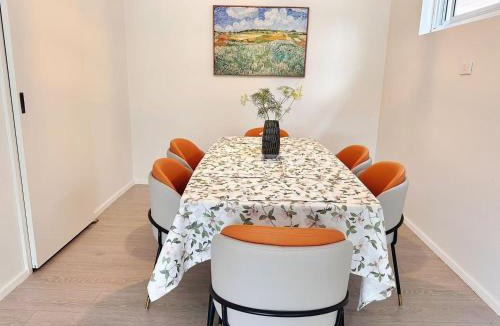 Forestville Apartment | KozyGuru Forestville Charming 3BR House