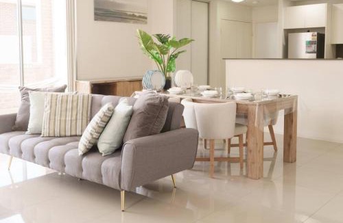 Hillsdale Apartment | KozyGuru | Hillsdale | 3 Bedroom APT