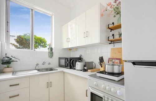 Potts Point Apartment | KozyGuru | Potts Point | Stylish Inner-City Studio